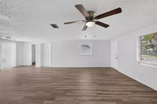 5010 Shetland Ave, Tampa, FL 33615 - Photo 9
