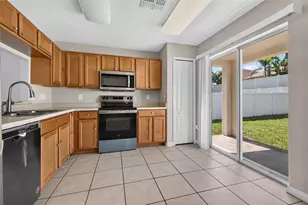 10717 Shady Preserve Dr, Riverview, FL 33579 - Photo 11