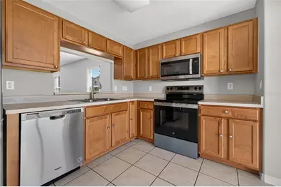 10717 Shady Preserve Drive, Riverview, FL 33579 - Photo 9
