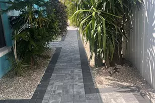 40 82nd Ave S, Treasure Island, FL 33706 - Photo 5