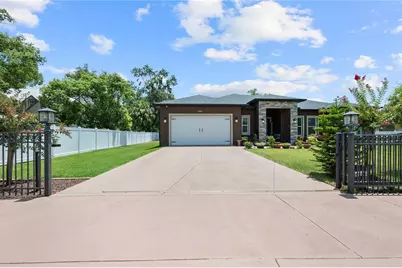 17601 Hanna Road, Lutz, FL 33549 - Photo 1