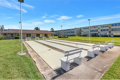 1051 79th Avenue N #105, Saint Petersburg, FL 33702 - Photo 15