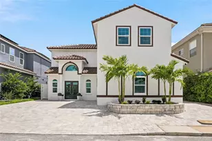 10627 Hatteras Dr SW, Tampa, FL 33615 - Photo 3