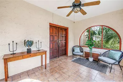 6120 5th Avenue S, Saint Petersburg, FL 33707 - Photo 5