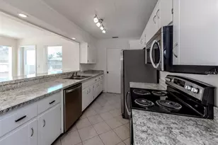 1215 Mango Ave, Venice, FL 34285 - Photo 17