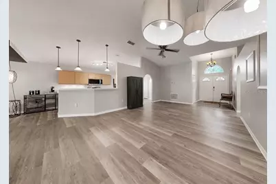 12740 Lake Vista Drive, Gibsonton, FL 33534 - Photo 7
