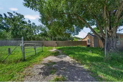 805 E Shell Point Road, Ruskin, FL 33570 - Photo 7
