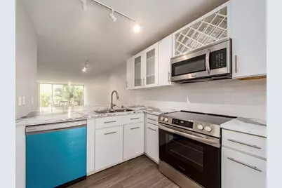 121 Island Way #334, Clearwater Beach, FL 33767 - Photo 5