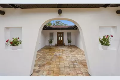 5106 Oakhaven Lane, Tampa, FL 33617 - Photo 3