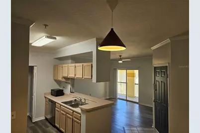 5620 Pinnacle Heights Circle #304, Tampa, FL 33624 - Photo 9
