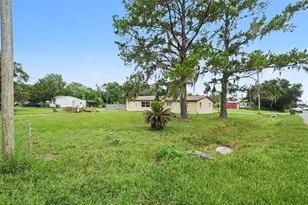 9220 McIntosh Rd, Dover, FL 33527 - Photo 13