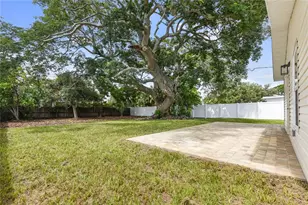 7851 40th Ave N, Saint Petersburg, FL 33709 - Photo 33