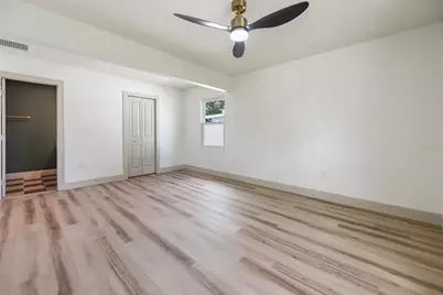 7851 40th Ave N, Saint Petersburg, FL 33709 - Photo 15