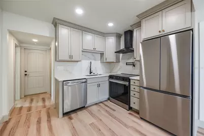 7851 40th Ave N, Saint Petersburg, FL 33709 - Photo 11