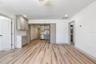 7851 40th Ave N, Saint Petersburg, FL 33709 - Photo 3
