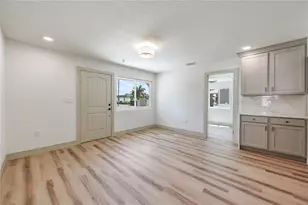 7851 40th Ave N, Saint Petersburg, FL 33709 - Photo 7