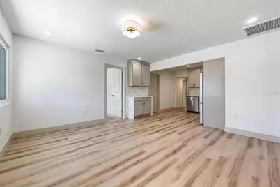 7851 40th Ave N, Saint Petersburg, FL 33709 - Photo 7
