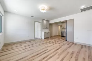 7851 40th Ave N, Saint Petersburg, FL 33709 - Photo 7