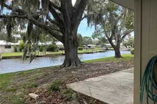 11261 W Bayshore Dr, Crystal River, FL 34429 - Photo 1