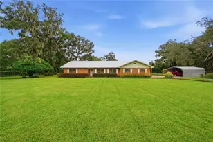 3704 Thonotosassa Rd, Plant City, FL 33565 - Photo 1