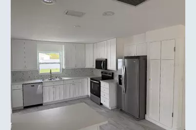 632 89th Avenue N, Saint Petersburg, FL 33702 - Photo 3
