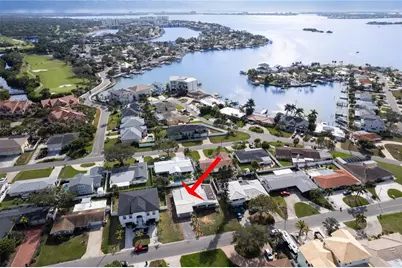 6613 Blue Heron Drive S, Saint Petersburg, FL 33707 - Photo 1