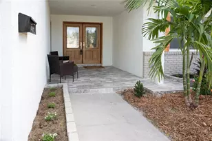 6613 Blue Heron Dr S, Saint Petersburg, FL 33707 - Photo 5