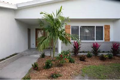 6613 Blue Heron Drive S, Saint Petersburg, FL 33707 - Photo 3