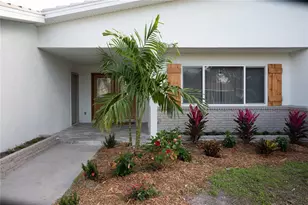 6613 Blue Heron Dr S, Saint Petersburg, FL 33707 - Photo 3