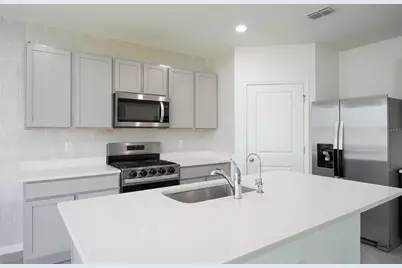35606 Kinsey Point, Zephyrhills, FL 33541 - Photo 9