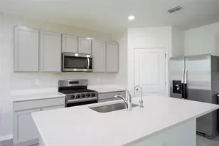 35606 Kinsey Pt, Zephyrhills, FL 33541 - Photo 9