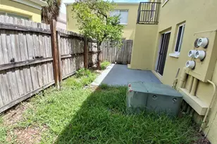 3206 W Azeele St, Tampa, FL 33609 - Photo 13
