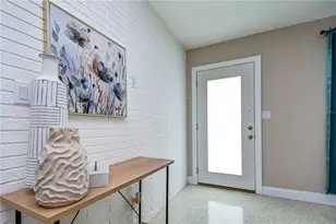 6871 4th St S, Saint Petersburg, FL 33705 - Photo 15