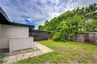 6871 4th Street S, Saint Petersburg, FL 33705 - Photo 9