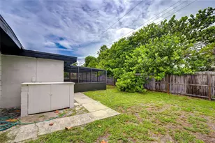 6871 4th St S, Saint Petersburg, FL 33705 - Photo 9