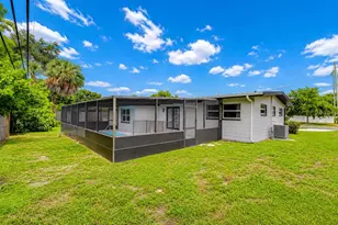 6871 4th St S, Saint Petersburg, FL 33705 - Photo 11