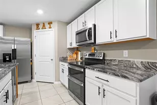 5480 Flint Hills Dr, Wimauma, FL 33598 - Photo 9