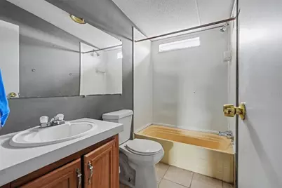 5829 Coventry Drive, Tampa, FL 33615 - Photo 7
