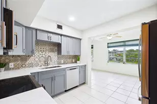 2454 Australia Way E, Clearwater, FL 33763 - Photo 17