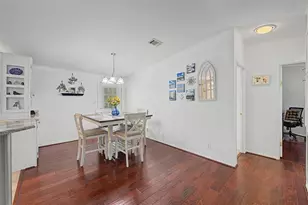 37719 Newal Ave, Zephyrhills, FL 33542 - Photo 9