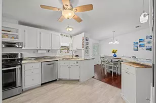 37719 Newal Ave, Zephyrhills, FL 33542 - Photo 7