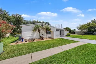 37719 Newal Ave, Zephyrhills, FL 33542 - Photo 27