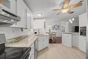37719 Newal Ave, Zephyrhills, FL 33542 - Photo 5