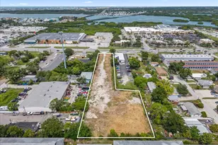 4685 Park St N, Saint Petersburg, FL 33709 - Photo 1