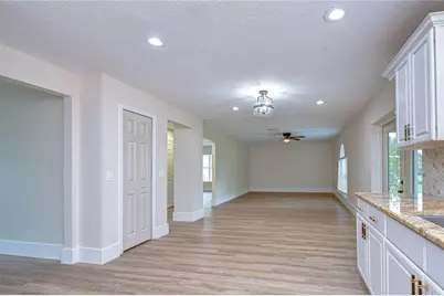 12928 Kings Lake Drive, Gibsonton, FL 33534 - Photo 19