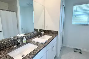 36434 Garden Wall Wy, Zephyrhills, FL 33541 - Photo 9