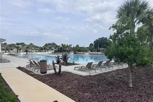 36434 Garden Wall Wy, Zephyrhills, FL 33541 - Photo 17