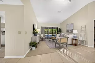10918 Gillette Ave, Tampa, FL 33617 - Photo 11