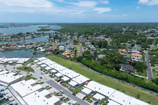 295 Boca Ciega Point Blvd N, Saint Petersburg, FL 33708 - Photo 21