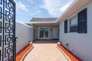 295 Boca Ciega Point Blvd N, Saint Petersburg, FL 33708 - Photo 3